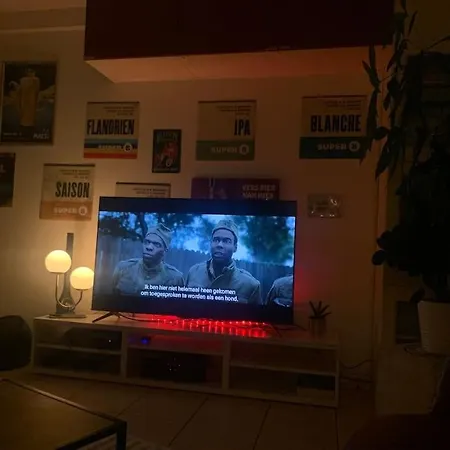 90m2 Op 70m Van Het Strand. דירה *