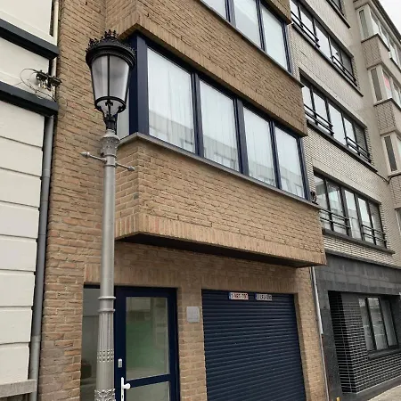 90m2 Op 70m Van Het Strand. Ostend