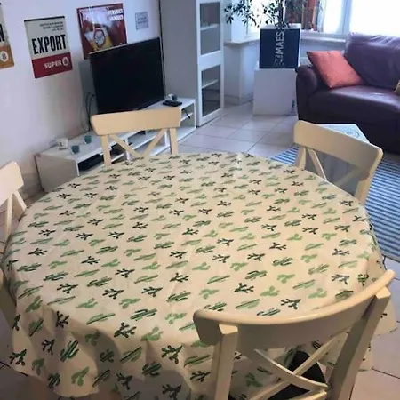 90m2 Op 70m Van Het Strand. Ostend