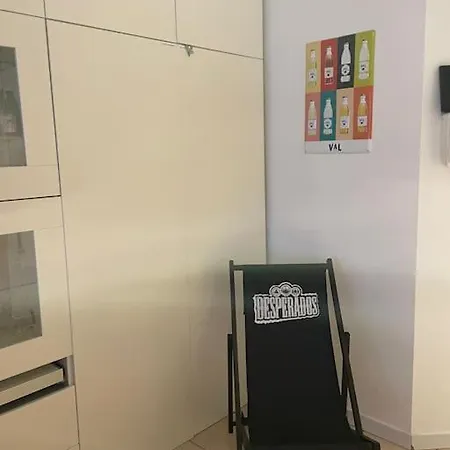 Apartment 90m2 Op 70m Van Het Strand. *