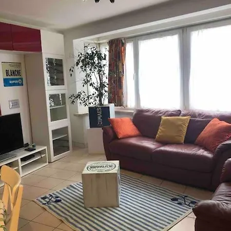 90m2 Op 70m Van Het Strand. Appartement