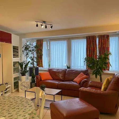 90m2 Op 70m Van Het Strand. Appartement Ostende