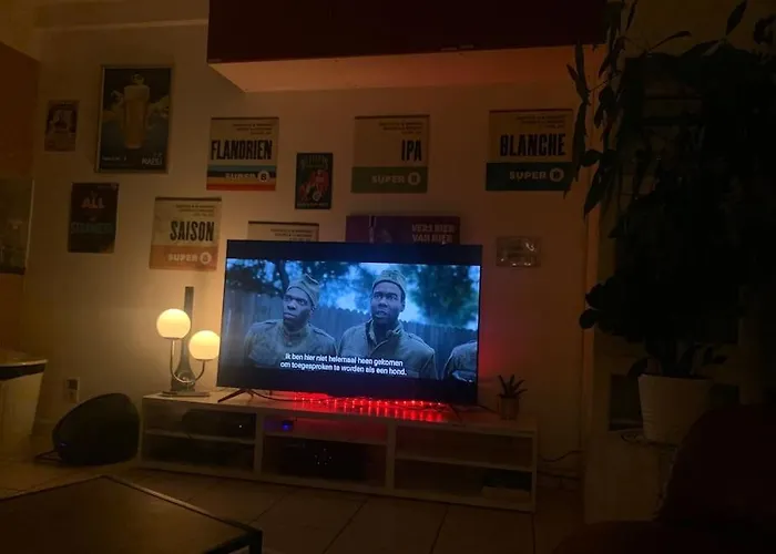 90m2 Op 70m Van Het Strand. דירה *