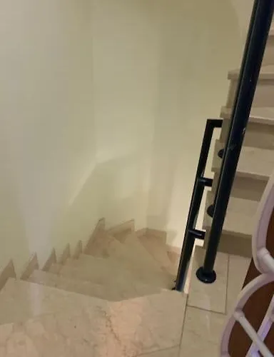 90m2 Op 70m Van Het Strand. דירה *