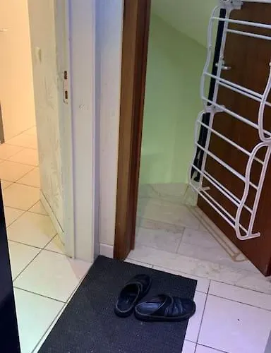 90m2 Op 70m Van Het Strand. דירה