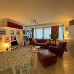 90m2 Op 70m Van Het Strand. Apartment